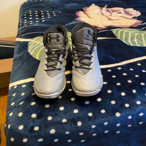 Under Armor - Picture 2 of 6